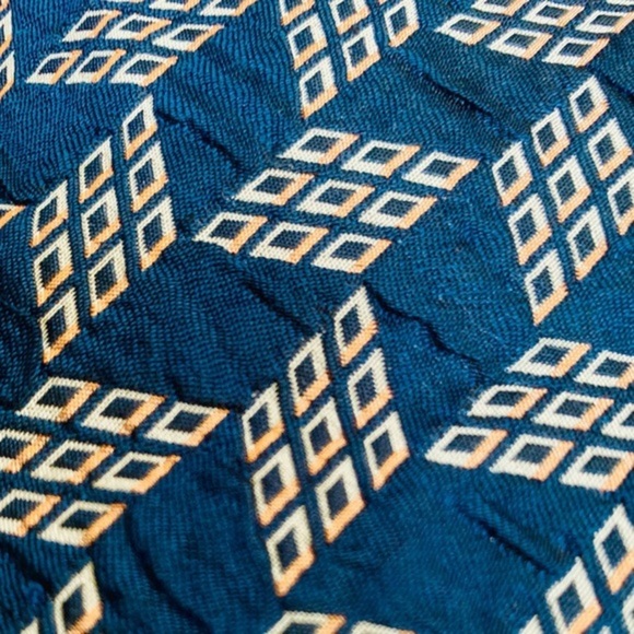 Salvatore Ferragamo Textured Blue Silk Tie - Picture 6 of 6